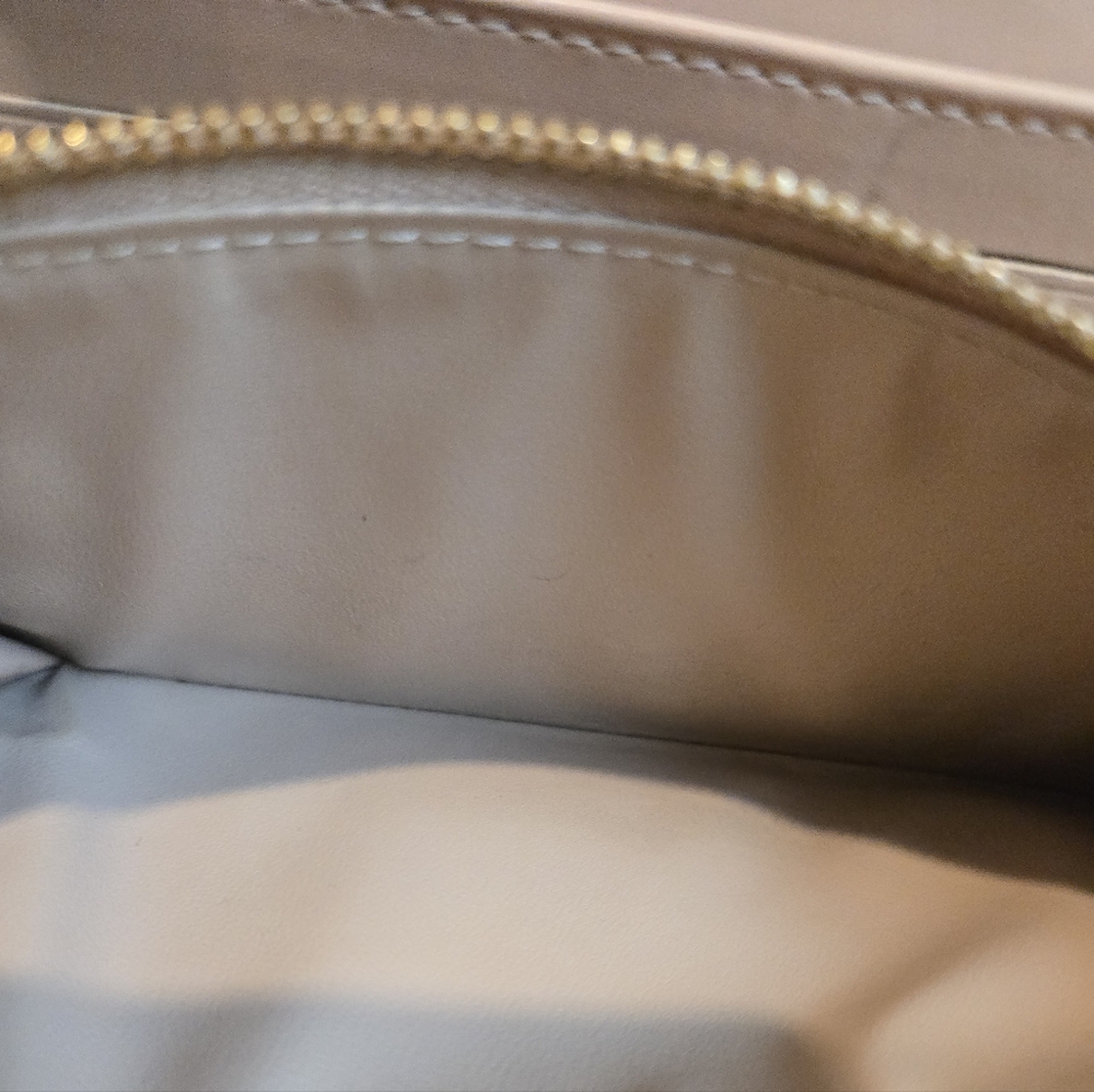 LouisVuitton Sarah patent leather wallet With COA& complimentary Crossbody Chain - Picture 15 of 17
